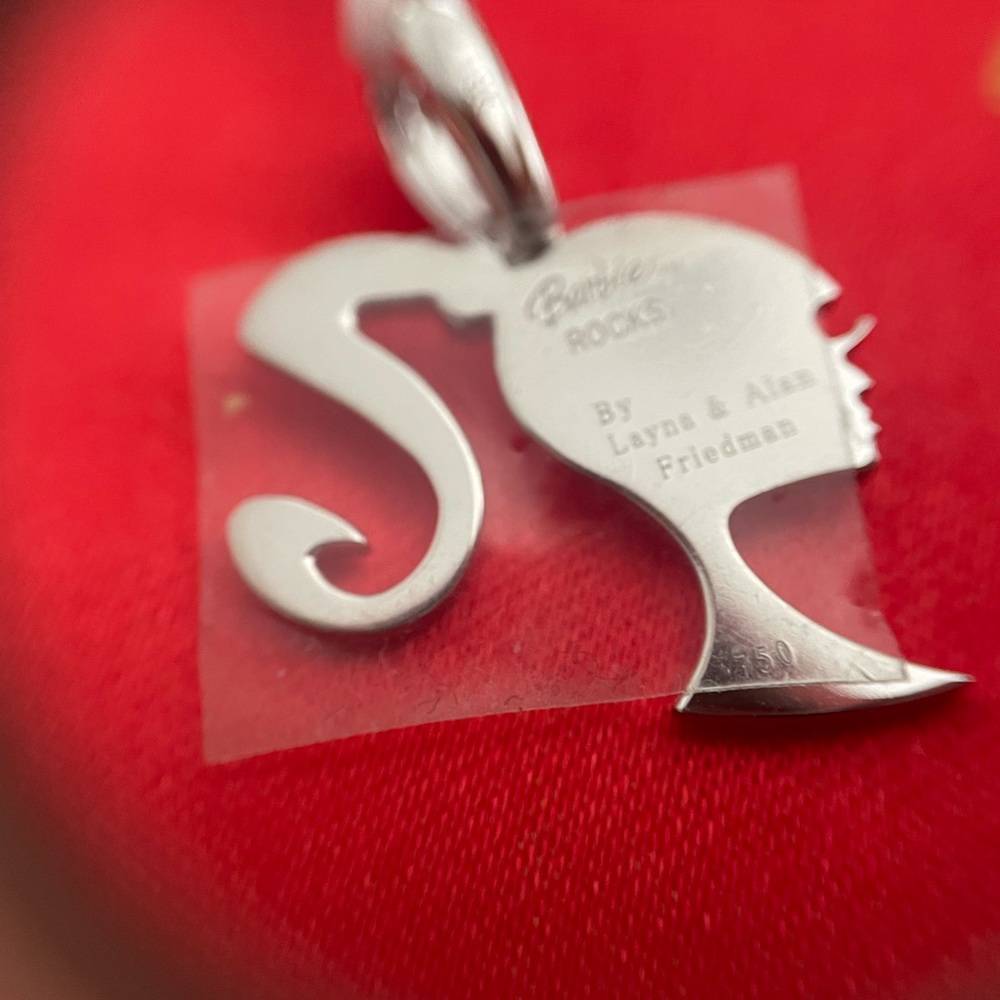 Barbie 18k White Gold Pendant Necklace - Picture 2 of 3